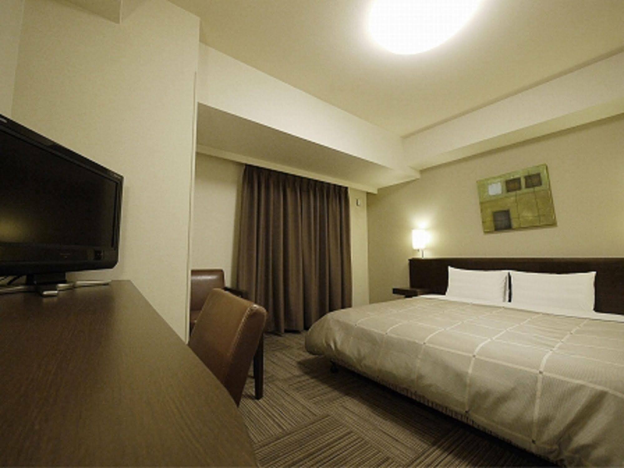 Hotel Route-Inn Ashikaga Ekimae מראה חיצוני תמונה